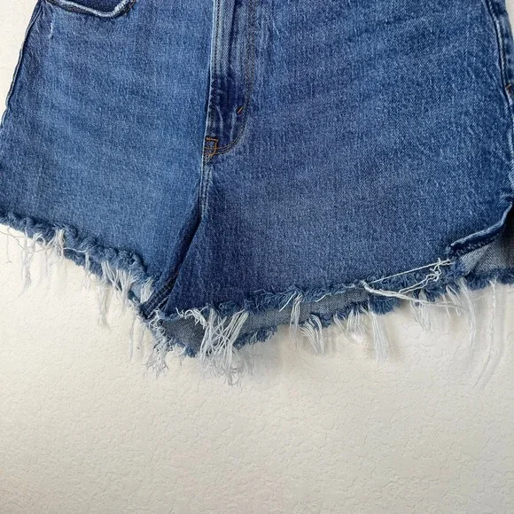 SOLD Abercrombie & Fitch Curve Love High Rise Mom Shorts 4" Denim Size 28 / 6 - Picture 3 of 7